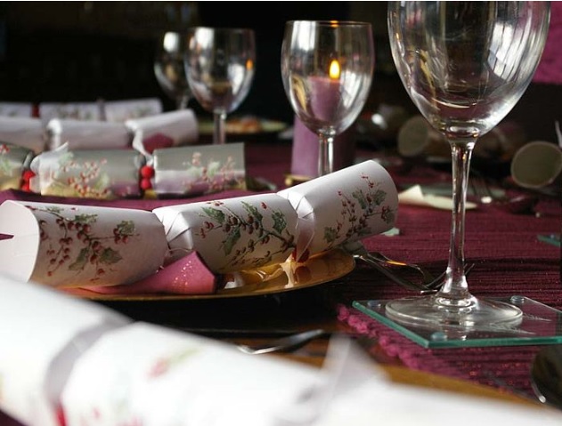 christmas cracker table